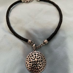 Primere Jewelry staple necklace